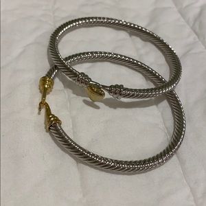 Matching bracelet set